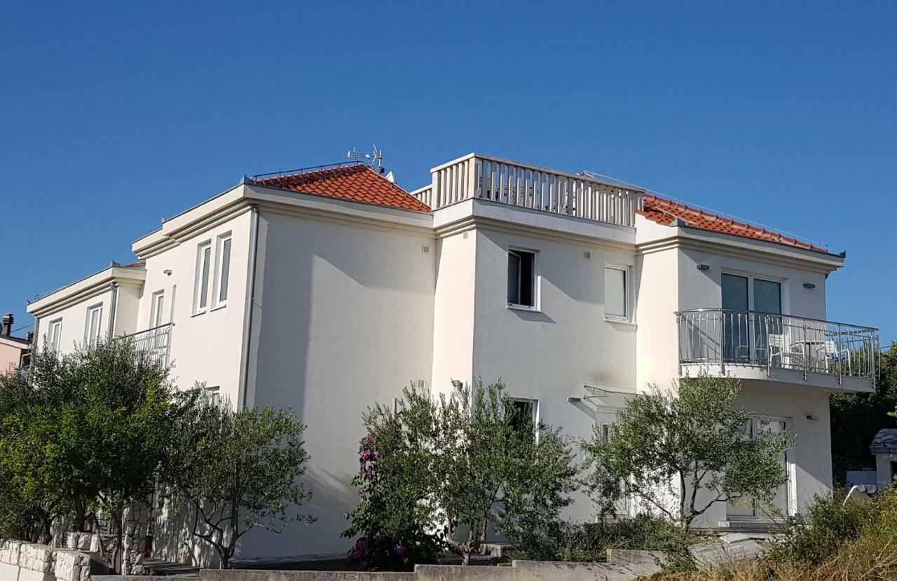Dondras Residence Трогир Екстериор снимка
