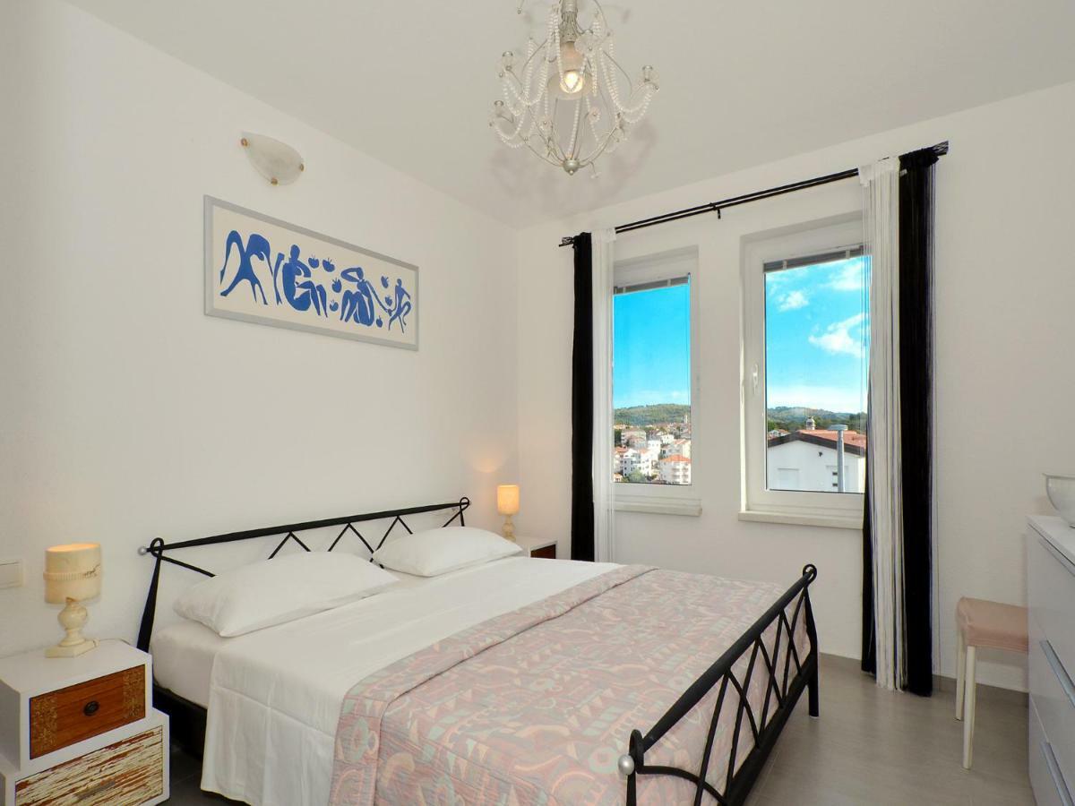 Dondras Residence Трогир Екстериор снимка