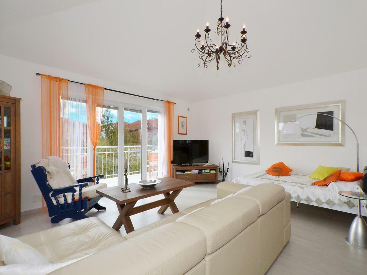 Dondras Residence Трогир Екстериор снимка