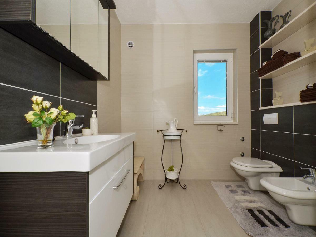 Dondras Residence Трогир Екстериор снимка